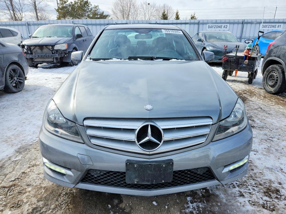 76910505 :رقم المزاد ، WDDGF8FB8CA688743 vin ، 2012 Mercedes-benz C مزاد بيع