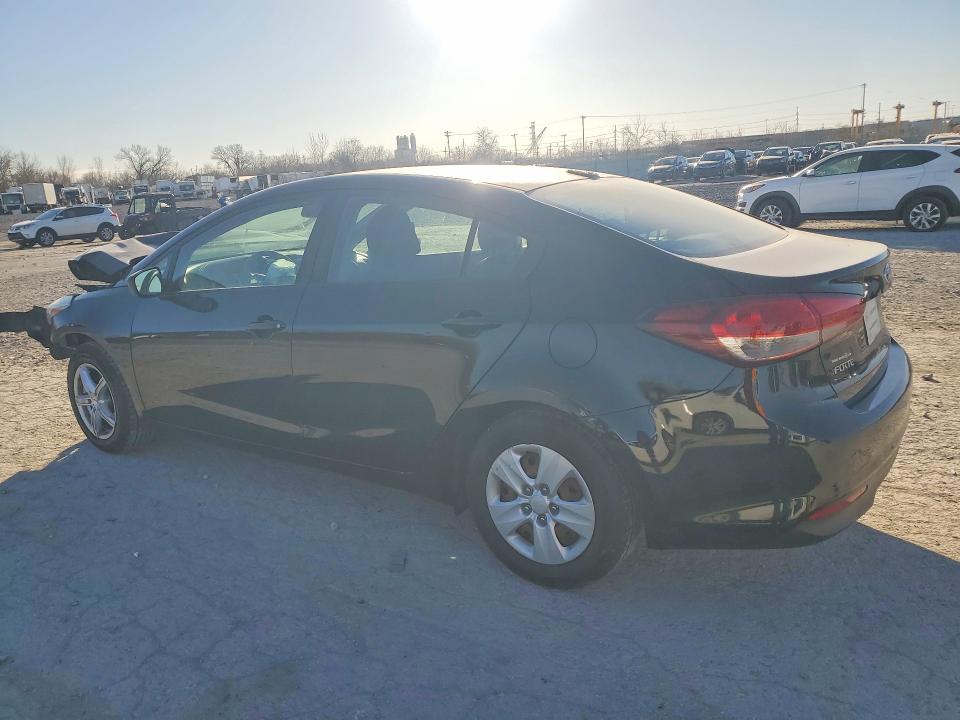 2018 Kia Forte მანქანა იყიდება აუქციონზე, vin: 3KPFK4A76JE212255, აუქციონის ნომერი: 79454035