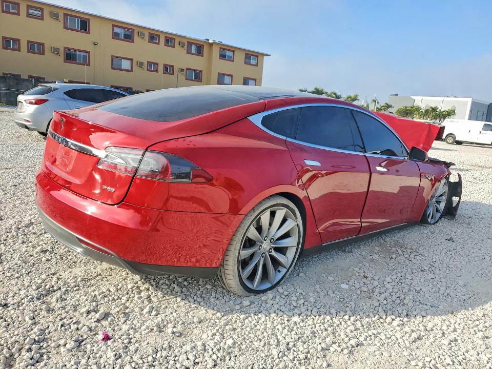 2013 Tesla Model S მანქანა იყიდება აუქციონზე, vin: 5YJSA1DP1DFP13077, აუქციონის ნომერი: 77237415