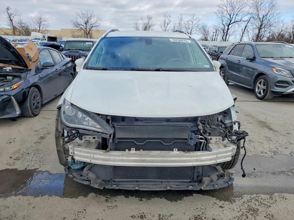 2017 Chrysler Pacifica მანქანა იყიდება აუქციონზე, vin: 2C4RC1EG1HR764046, აუქციონის ნომერი: 76258975
