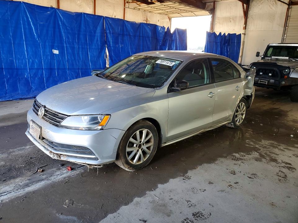 76911475 :رقم المزاد ، 3VWD17AJ1FM233080 vin ، 2015 Volkswagen Jetta مزاد بيع