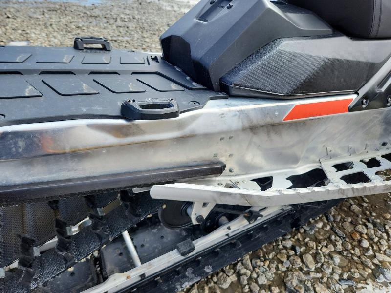 77871415 :رقم المزاد ، 2BPSUBNA1NV000250 vin ، 2022 Ski Snowmobile مزاد بيع