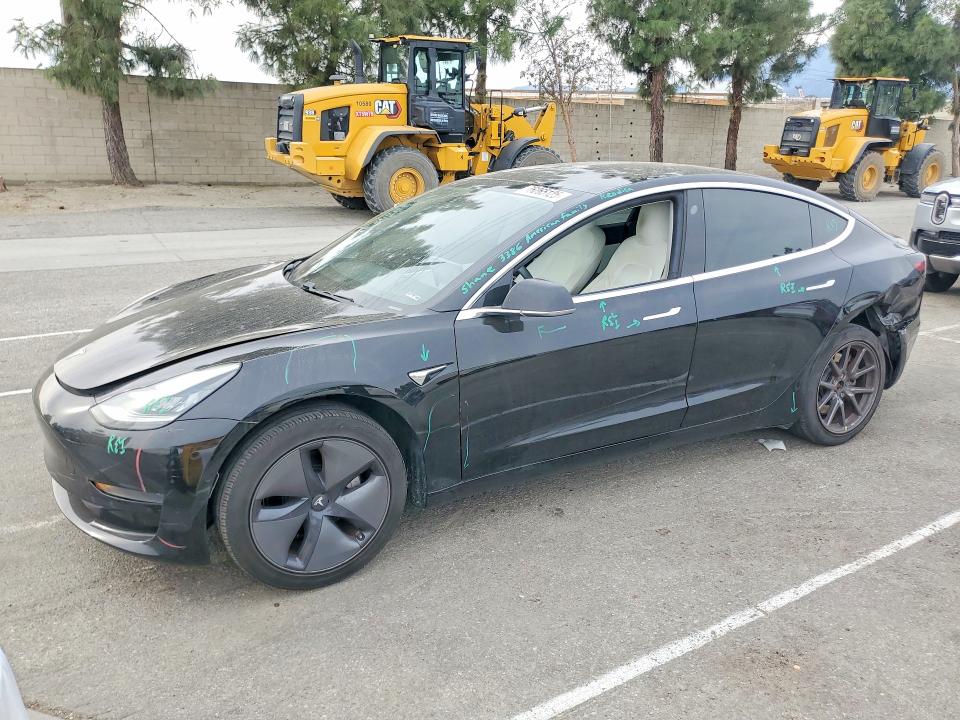 Продажа на аукционе авто 2019 Tesla Model 3, vin: 5YJ3E1EAXKF429365, номер лота: 76265125