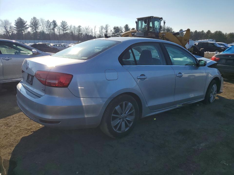 75350245 :رقم المزاد ، 3VWD17AJ6FM422579 vin ، 2015 Volkswagen Jetta مزاد بيع