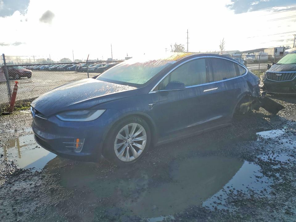 Auction sale of the 2018 Tesla Model X, vin: 5YJXCBE21JF141190, lot number: 78491955