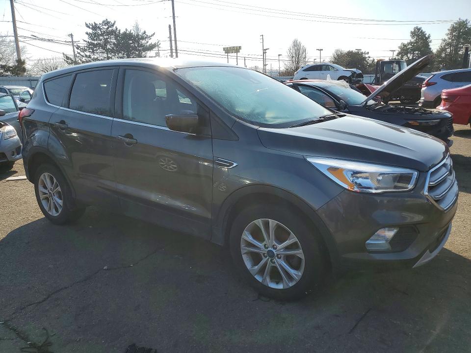 2019 Ford Escape მანქანა იყიდება აუქციონზე, vin: 1FMCU0GDXKUB11477, აუქციონის ნომერი: 77353815