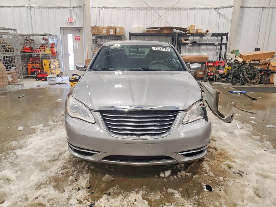 75383175 :رقم المزاد ، 1C3CCBAB3DN667786 vin ، 2013 Chrysler 200 مزاد بيع