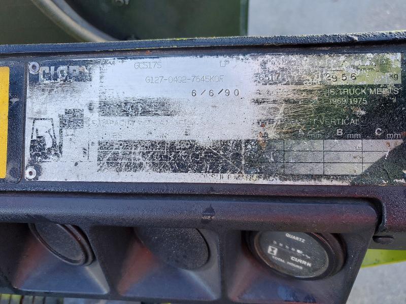 74396355 :رقم المزاد ، G12704027645K0F vin ، 1990 Clark Forklift Gcs17s مزاد بيع