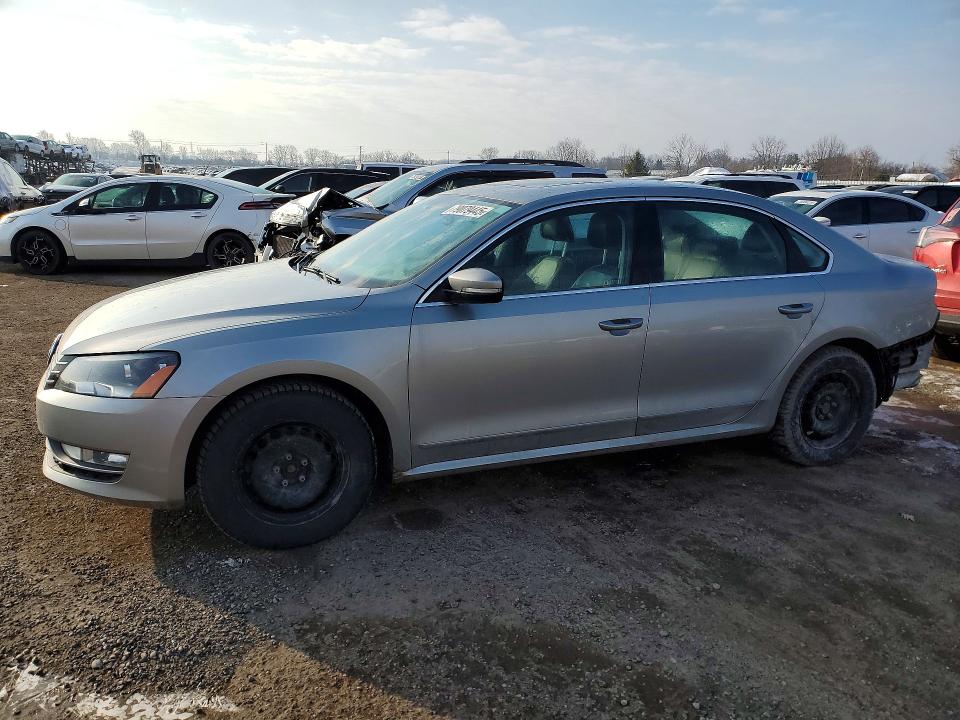 79079445 :رقم المزاد ، 1VWCN7A3XEC070799 vin ، 2014 Volkswagen Passat مزاد بيع