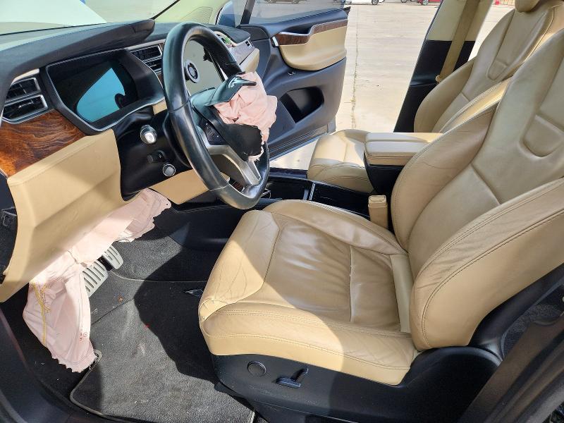 75968185 :رقم المزاد ، 5YJXCBE47HF051876 vin ، 2017 Tesla Model X مزاد بيع