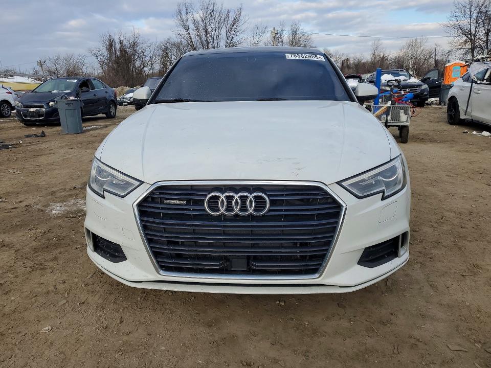 75862955 :رقم المزاد ، WAUB8GFF2J1055581 vin ، 2018 Audi A3 مزاد بيع