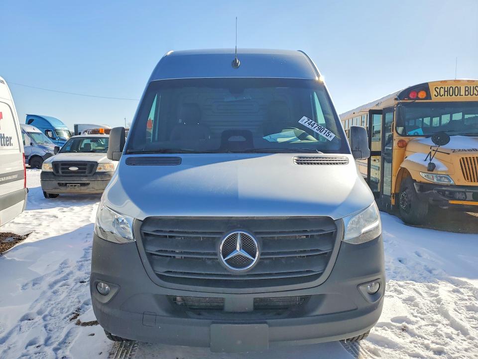 74479015 :رقم المزاد ، W1Y4KDHY6ST226599 vin ، 2025 Mercedes Benz Sprinter مزاد بيع