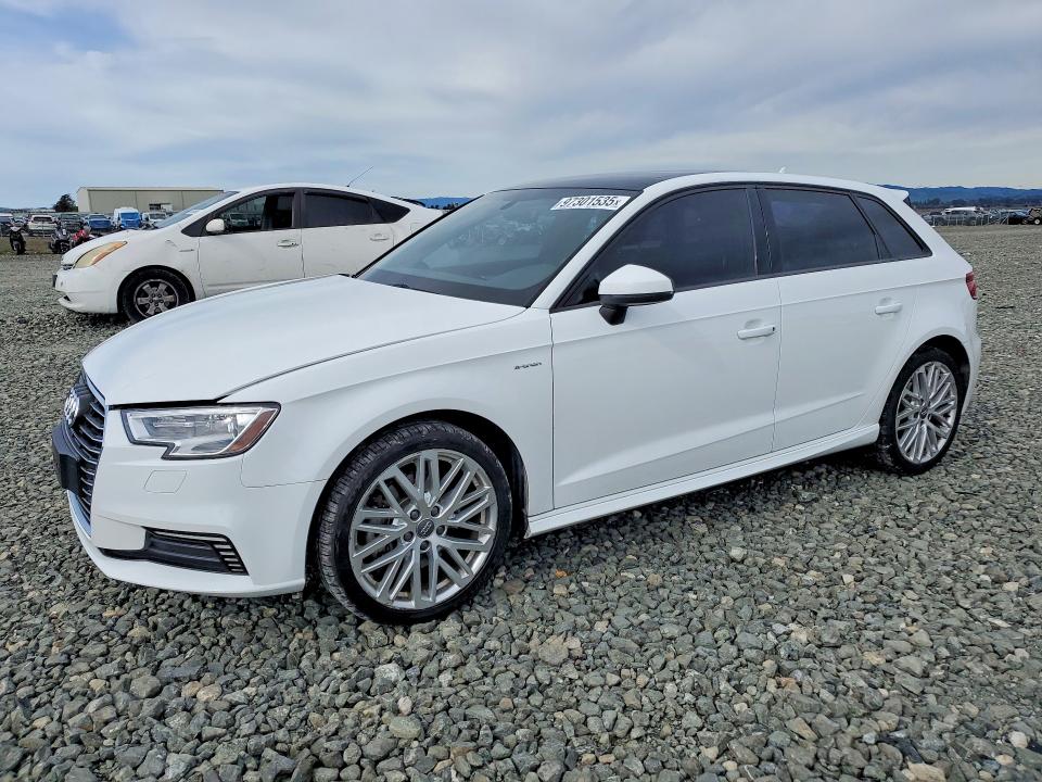Продажа на аукционе авто 2018 Audi A3, vin: WAUUPBFF8JA054692, номер лота: 97301535