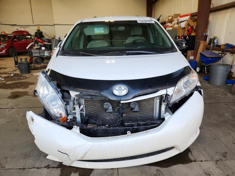 Aukcja sprzedaży 2017 Toyota Sienna, vin: 5TDKZ3DC1HS868988, numer aukcji: 75638195