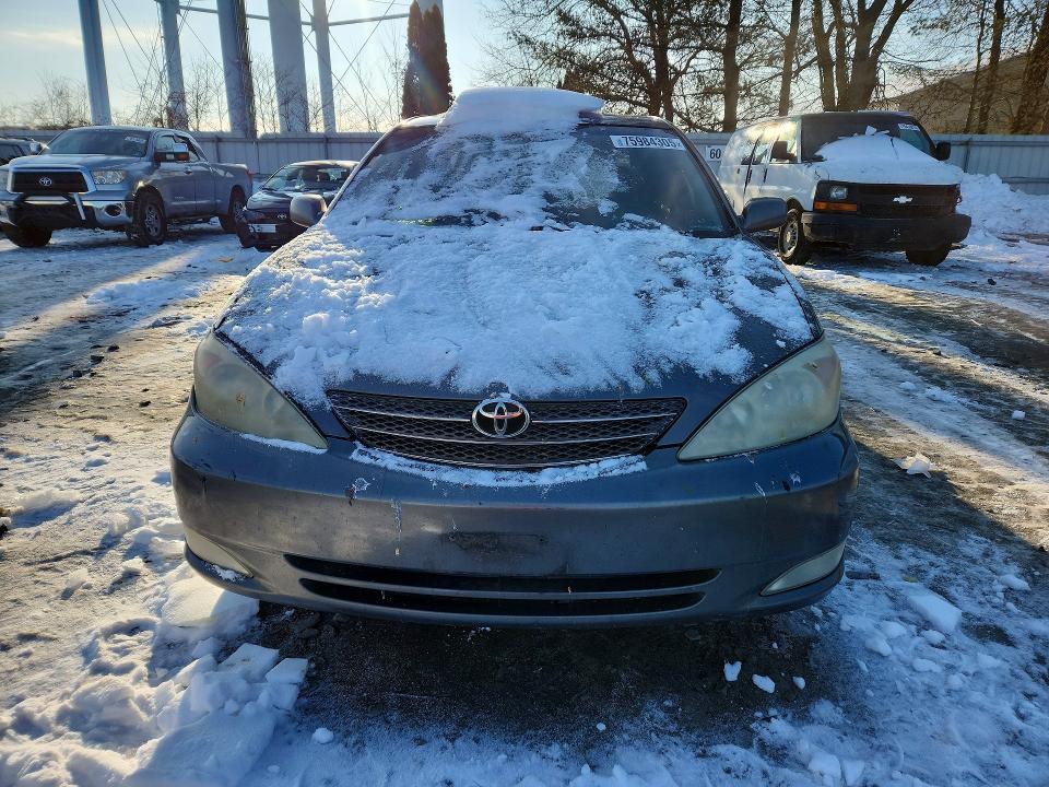 75984305 :رقم المزاد ، 4T1BE30K73U672322 vin ، 2003 Toyota Camry مزاد بيع