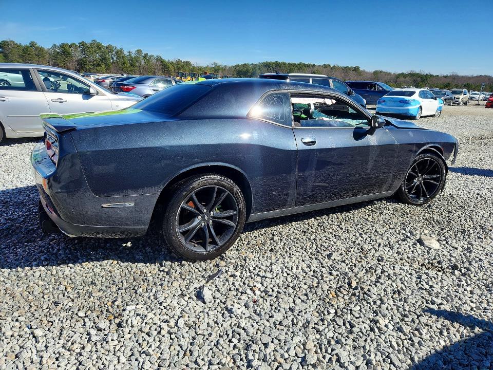 77574235 :رقم المزاد ، 2C3CDZBT9HH587260 vin ، 2017 Dodge Challenger مزاد بيع