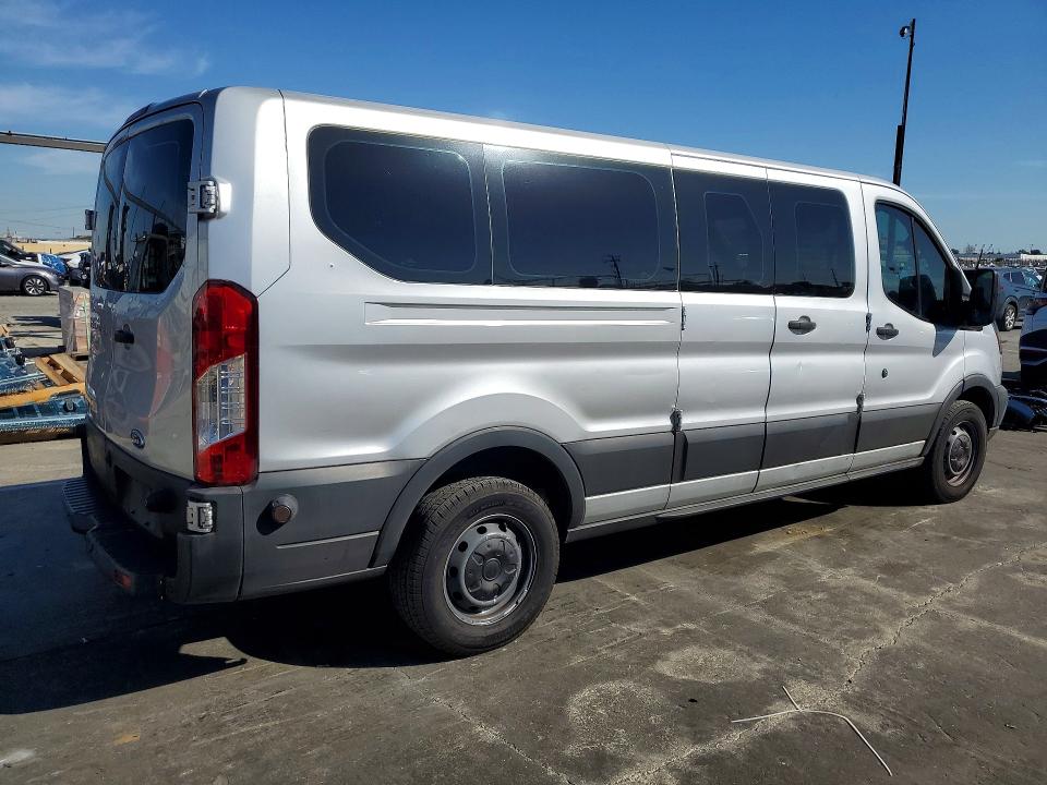 79219895 :رقم المزاد ، 1FBZX2ZG0HKA10286 vin ، 2017 Ford Transit مزاد بيع