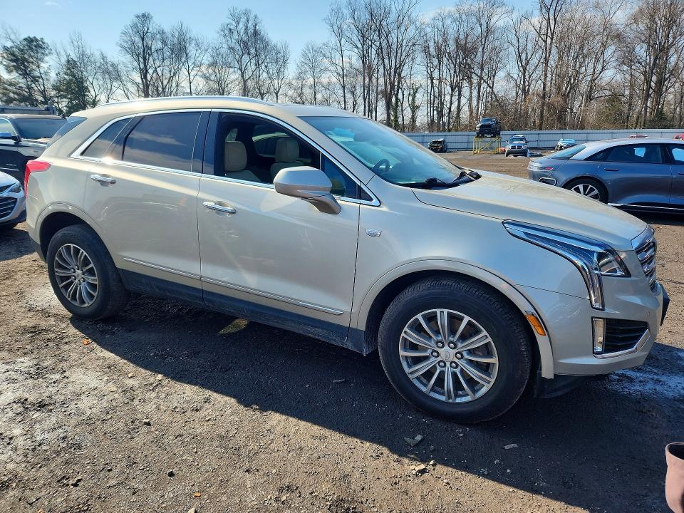 77966315 :رقم المزاد ، 1GYKNDRS5HZ103261 vin ، 2017 Cadillac Xt5 مزاد بيع
