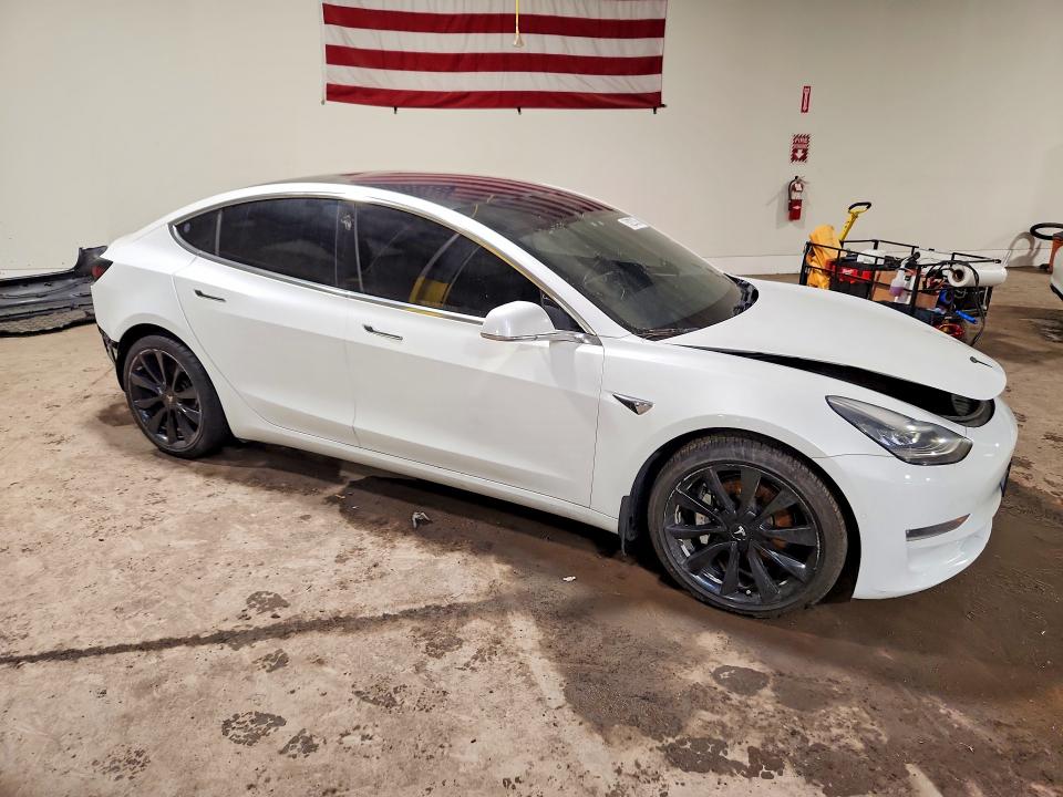 Продажа на аукционе авто 2018 Tesla Model 3, vin: 5YJ3E1EA5JF164885, номер лота: 75823355