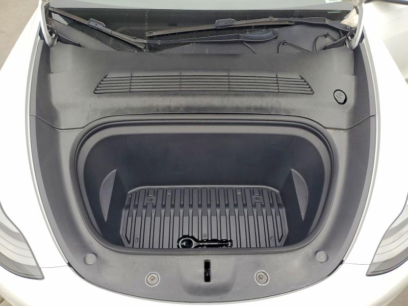 2022 Tesla Model Y მანქანა იყიდება აუქციონზე, vin: 7SAYGDEF6NF381724, აუქციონის ნომერი: 76828145
