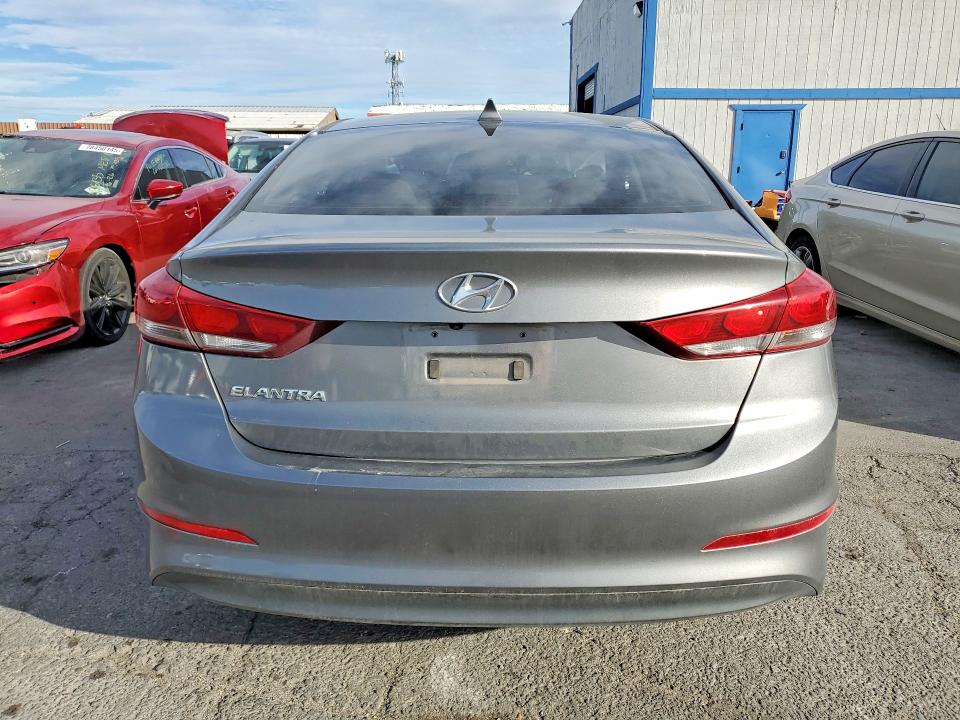 78496675 :رقم المزاد ، 5NPD84LFXJH328600 vin ، 2018 Hyundai Elantra مزاد بيع
