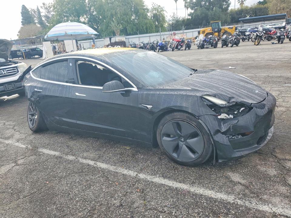 Продажа на аукционе авто 2018 Tesla Model 3, vin: 5YJ3E1EB2JF112476, номер лота: 77765195