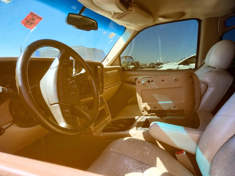 2003 Chevrolet Suburban მანქანა იყიდება აუქციონზე, vin: 1GNFK16ZX3J130454, აუქციონის ნომერი: 79109585