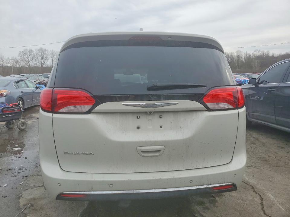 76319645 :رقم المزاد ، 2C4RC1BG9HR560759 vin ، 2017 Chrysler Pacifica مزاد بيع