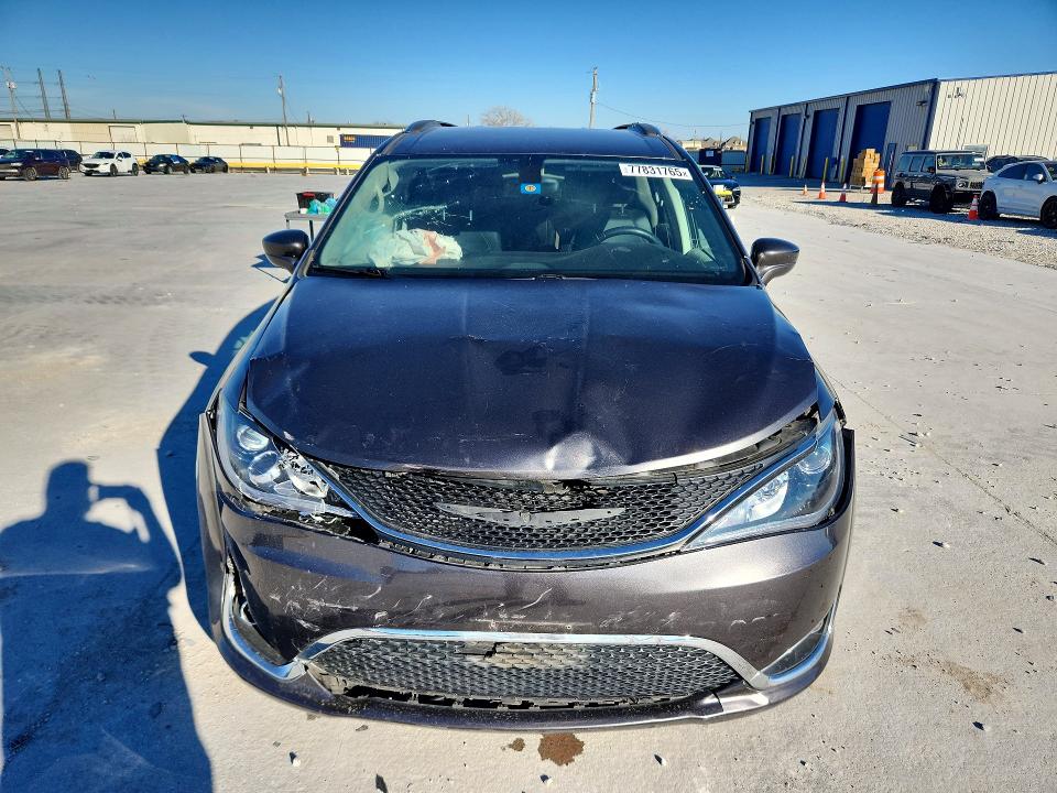 Продажа на аукционе авто 2018 Chrysler Pacifica, vin: 2C4RC1BG0JR192736, номер лота: 77831765