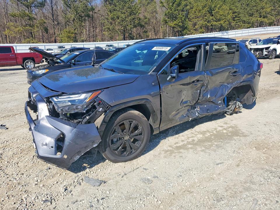 76560615 :رقم المزاد ، 2T3E6RFV6NW033745 vin ، 2022 Toyota Rav4 مزاد بيع