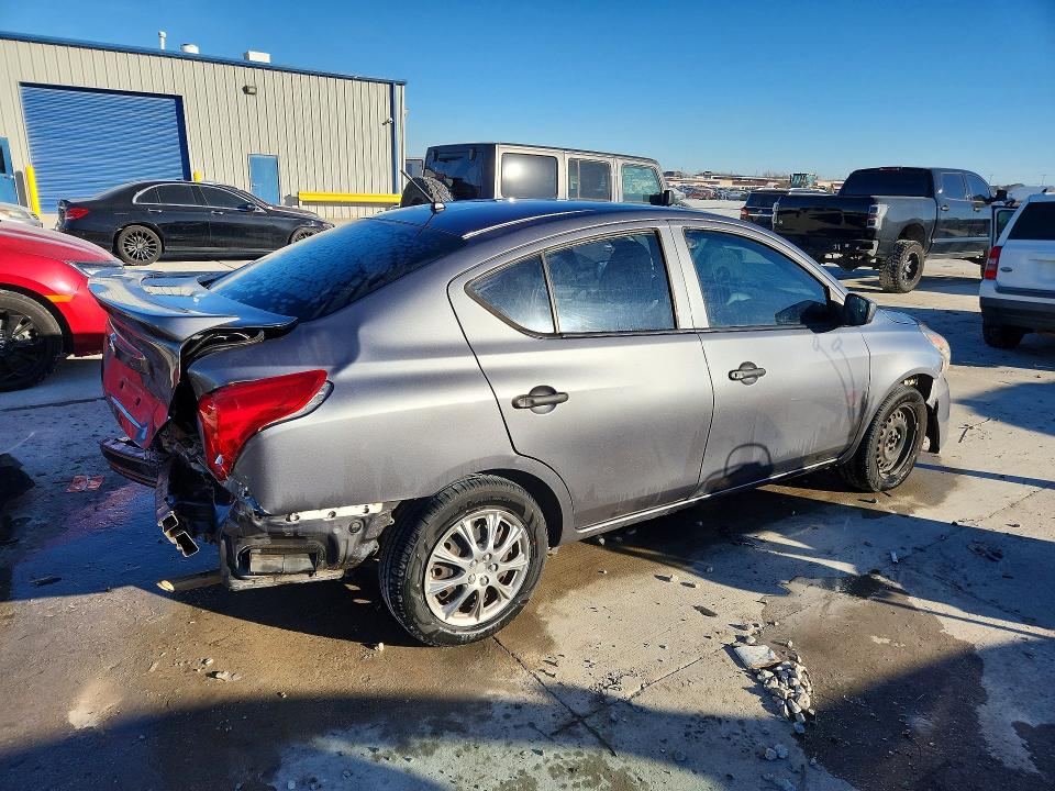 2018 Nissan Versa S მანქანა იყიდება აუქციონზე, vin: 3N1CN7AP8JL857158, აუქციონის ნომერი: 75748765