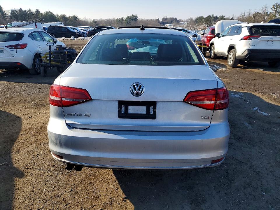 75350245 :رقم المزاد ، 3VWD17AJ6FM422579 vin ، 2015 Volkswagen Jetta مزاد بيع