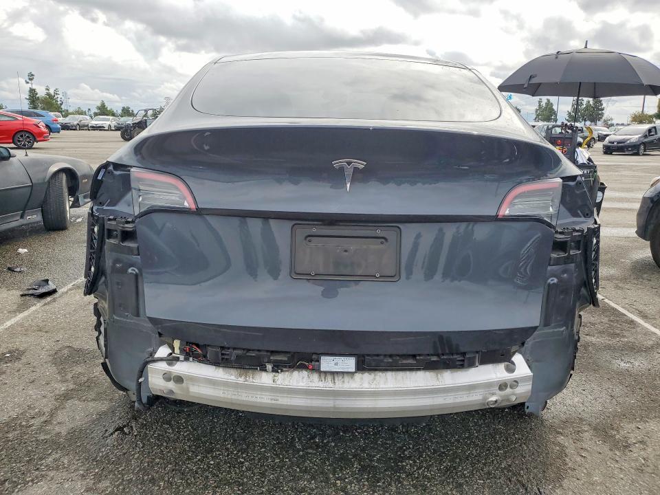76664105 :رقم المزاد ، 7SAYGDED8RF051300 vin ، 2024 Tesla Model Y مزاد بيع