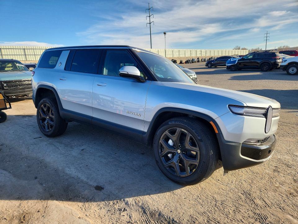 75835515 :رقم المزاد ، 7PDSGBBA1SN064469 vin ، 2025 Rivian R1s مزاد بيع