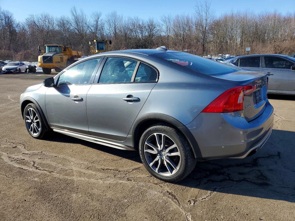 2016 Volvo S60 Cross მანქანა იყიდება აუქციონზე, vin: YV4612UM1G2000732, აუქციონის ნომერი: 77351035