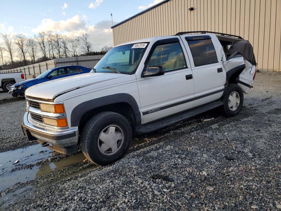 Продажа на аукционе авто 1999 Chevrolet Suburban, vin: 3GNFK16R8XG178669, номер лота: 54693816