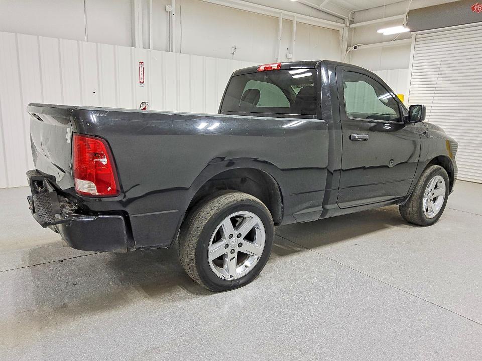 74737525 :رقم المزاد ، 3C6JR6AT1HG721819 vin ، 2017 Ram 1500 مزاد بيع