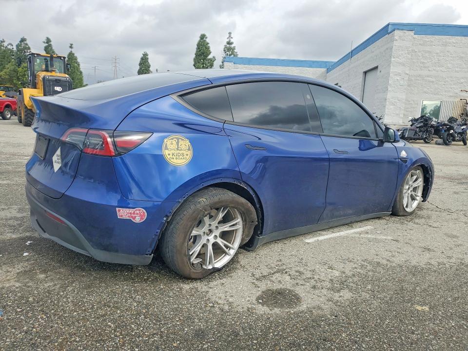 77127455 :رقم المزاد ، 7SAYGDED9PF946016 vin ، 2023 Tesla Model Y مزاد بيع
