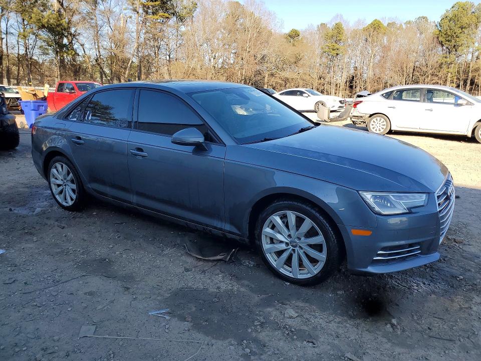 Продажа на аукционе авто 2017 Audi A4, vin: WAUANAF45HN015708, номер лота: 77329465