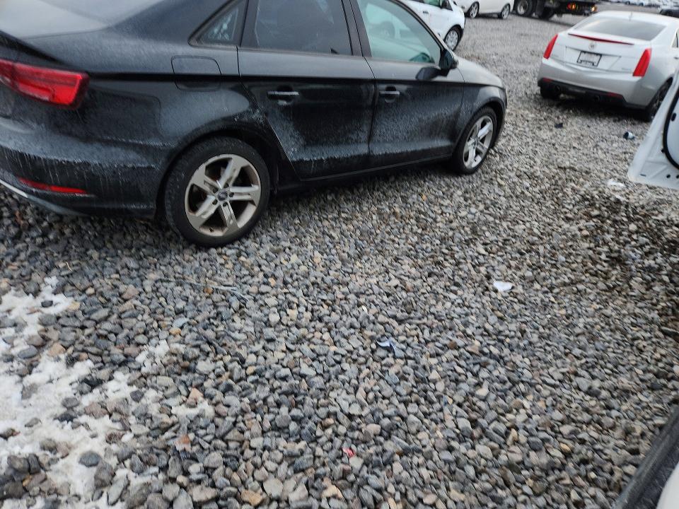 76078735 :رقم المزاد ، WAUAUGFFXH1043969 vin ، 2017 Audi A3 مزاد بيع