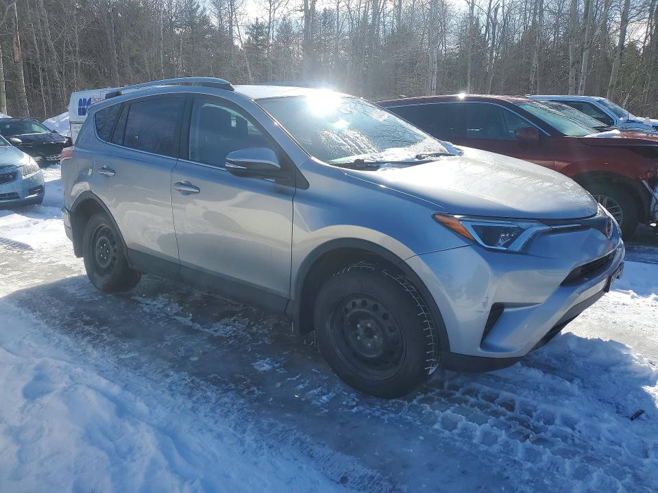 Продажа на аукционе авто 2018 Toyota Rav4, vin: 2T3ZFREV5JW494996, номер лота: 77504505