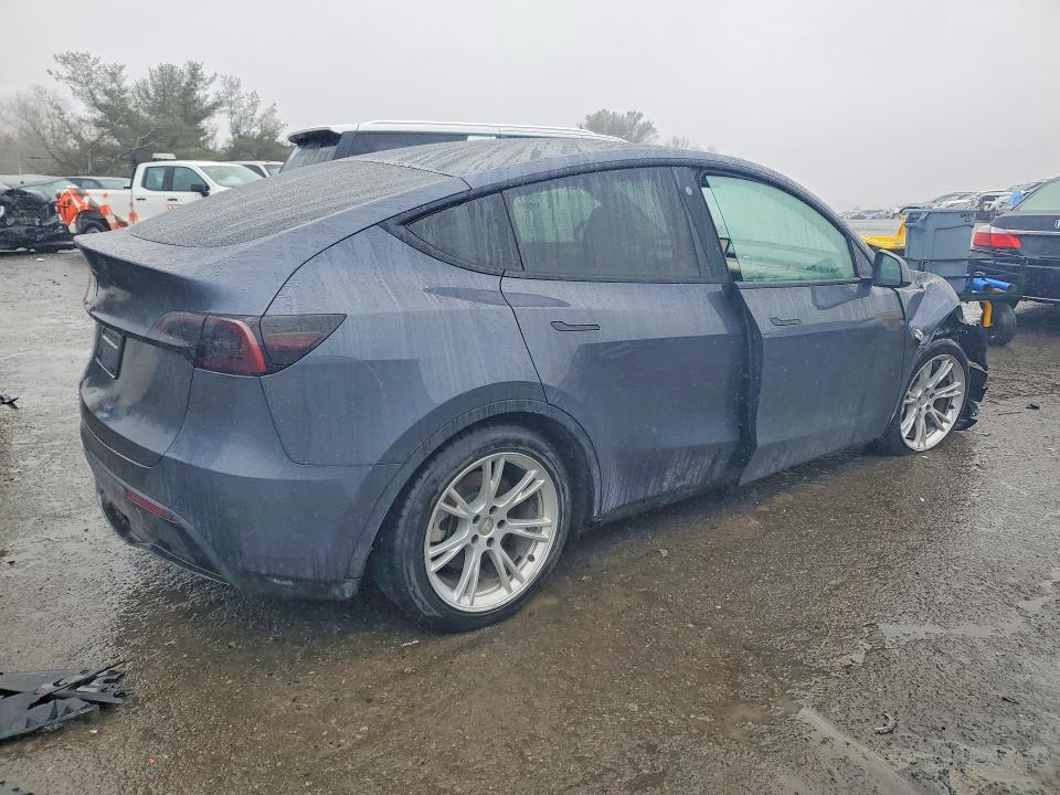 77738625 :رقم المزاد ، 7SAYGDEE3NA018690 vin ، 2022 Tesla Model Y مزاد بيع