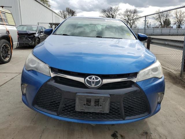 45561774 :رقم المزاد ، 4T1BF1FK7HU779127 vin ، 2017 Toyota Camry Le مزاد بيع