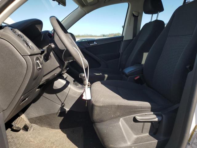2011 Volkswagen Tiguan S მანქანა იყიდება აუქციონზე, vin: WVGAV7AX0BW526845, აუქციონის ნომერი: 46859784