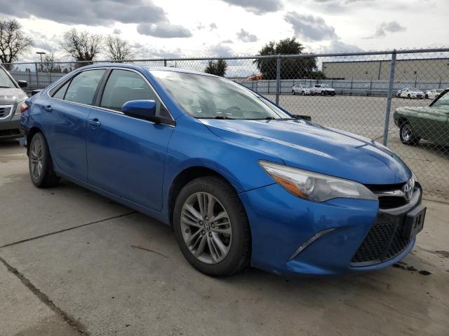 45561774 :رقم المزاد ، 4T1BF1FK7HU779127 vin ، 2017 Toyota Camry Le مزاد بيع