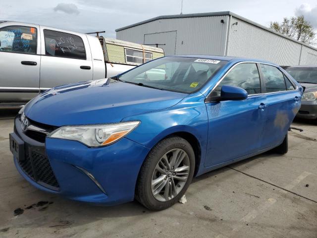 45561774 :رقم المزاد ، 4T1BF1FK7HU779127 vin ، 2017 Toyota Camry Le مزاد بيع
