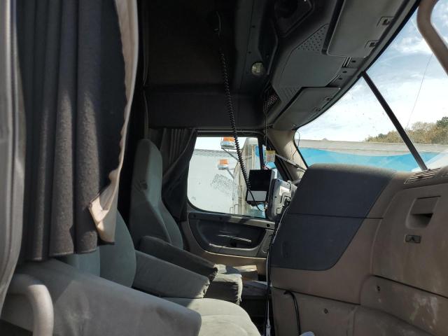 2015 Freightliner Cascadia მანქანა იყიდება აუქციონზე, vin: 3ALAGGDV2FSGG9853, აუქციონის ნომერი: 50328495