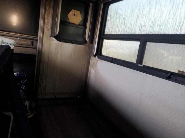 48937865 :رقم المزاد ، 573FS4325PAA13075 vin ، 2023 Grand Desi 5th Wheel مزاد بيع