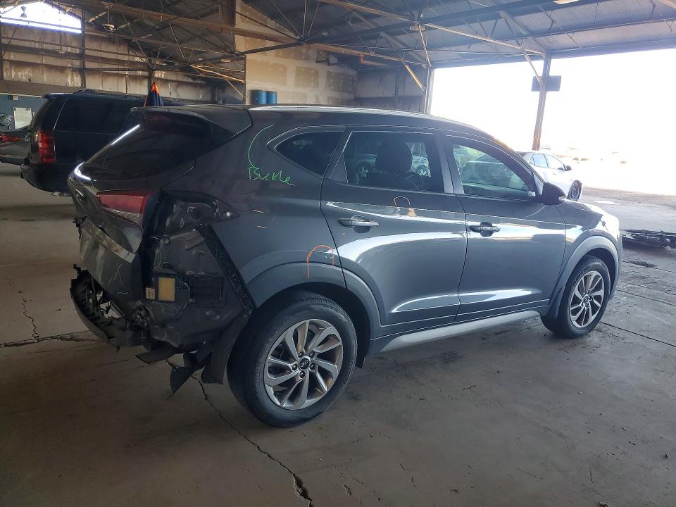 79485985 :رقم المزاد ، KM8J33A48JU772766 vin ، 2018 Hyundai Tucson مزاد بيع