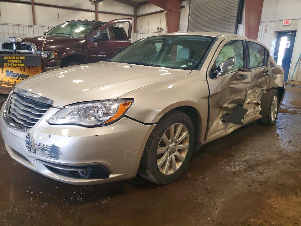 2013 Chrysler 200 მანქანა იყიდება აუქციონზე, vin: 1C3CCBCG5DN684758, აუქციონის ნომერი: 45736936